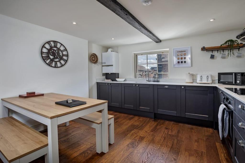 Paradise Square - Remodelled 18Th Century Apartme Sheffield Extérieur photo